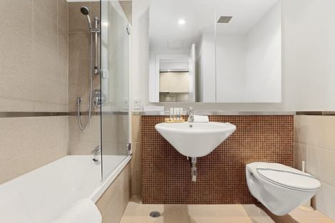 Photo of property in Latitude 37 East Apartments, 1j/20 Pakenham Street East, Auckland Central, Auckland, 1010