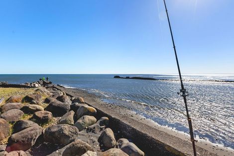 Photo of property in 49 Battiscombe Terrace, Waitara, 4320