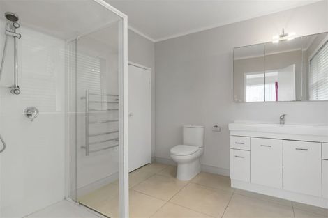 Photo of property in 42 Juniper Road, Sunnynook, Auckland, 0620