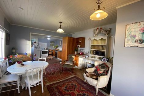 Photo of property in 2 York Street, Eltham, 4322