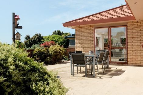 Photo of property in 22 Solander Drive, Welcome Bay, Tauranga, 3112