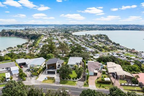 Photo of property in 23 Roberts Road, Matakatia, Whangaparaoa, 0930