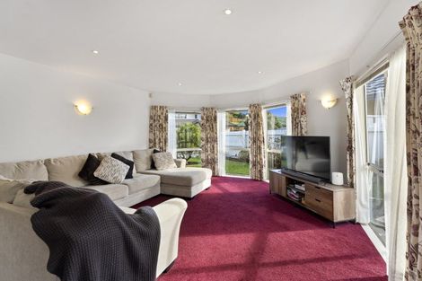 Photo of property in 5 Lorna Irene Drive, Raumati South, Paraparaumu, 5032