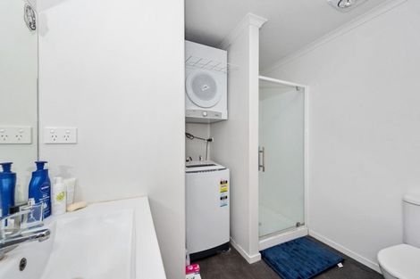 Photo of property in 2/3 June Place, Hamilton East, Hamilton, 3216