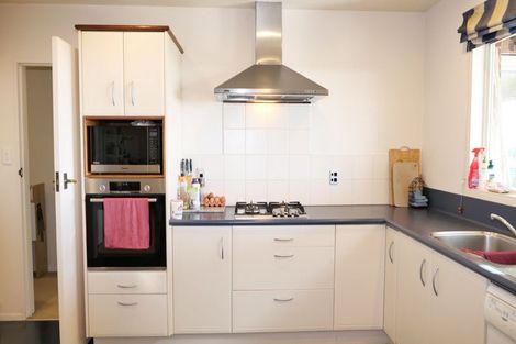 Photo of property in 8 Tui Crescent, Waikanae, 5036