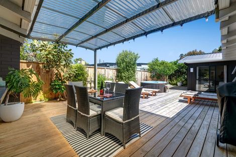 Photo of property in 18 Glengarry Avenue, Manly, Whangaparaoa, 0930