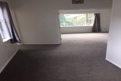 Photo of property in 2 Woodstock Terrace, Tawa, Wellington, 5028