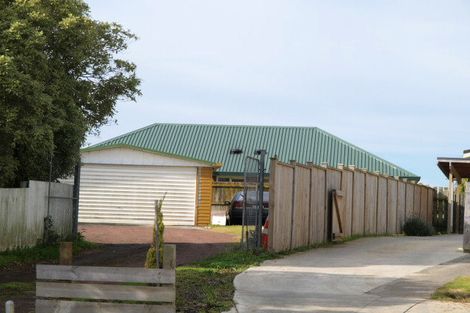 Photo of property in 22 Ben Lora Place, Mangere East, Auckland, 2024