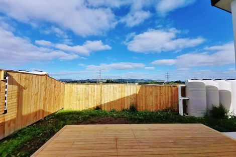 Photo of property in 17 Kahui Parade, Karaka, Papakura, 2113