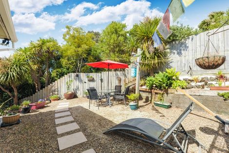 Photo of property in 137 Victory Road, Laingholm, Auckland, 0604