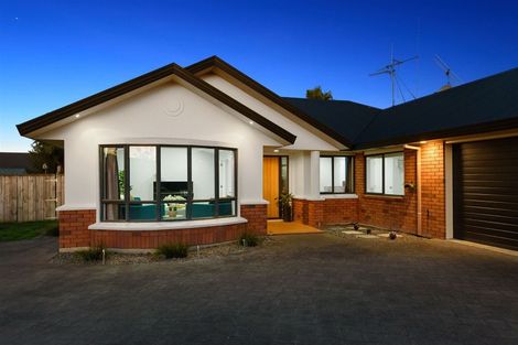 Photo of property in 40a Cairns Crescent, Rototuna, Hamilton, 3210