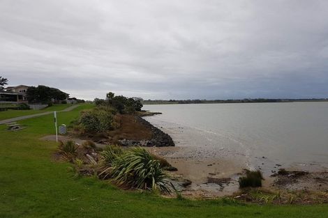 Photo of property in 37 St Annes Crescent, Wattle Downs, Auckland, 2103