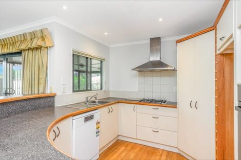 Photo of property in 28 Friesian Place, Grandview Heights, Hamilton, 3200