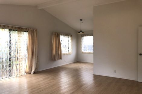 Photo of property in 2/99 Weldene Avenue, Glenfield, Auckland, 0629