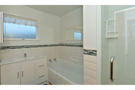 Photo of property in 12 Graham Street, One Tree Point, 0118