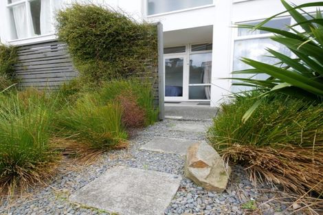Photo of property in 4 Claremont Grove, Mount Victoria, Wellington, 6011