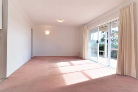 Photo of property in 1/45 Rothesay Bay Road, Rothesay Bay, Auckland, 0630