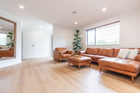 Photo of property in 1/10 Abergeldie Way, Cambridge, 3434