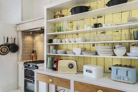 Photo of property in 1 Latham Street, Napier South, Napier, 4110