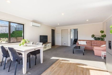 Photo of property in 78 Sunstone Crescent, Timberlea, Upper Hutt, 5018
