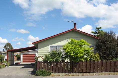 Photo of property in 16 Coates Place, Rangiora, 7400