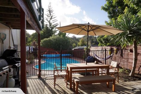 Photo of property in 3 Valdese Rise, Browns Bay, Auckland, 0630