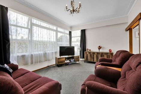 Photo of property in 261 Huatoki Street, Upper Vogeltown, New Plymouth, 4310