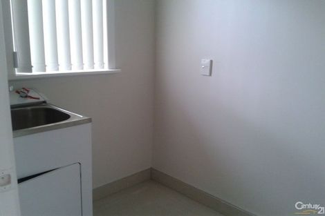 Photo of property in 52 Dale Crescent, Pakuranga, Auckland, 2010
