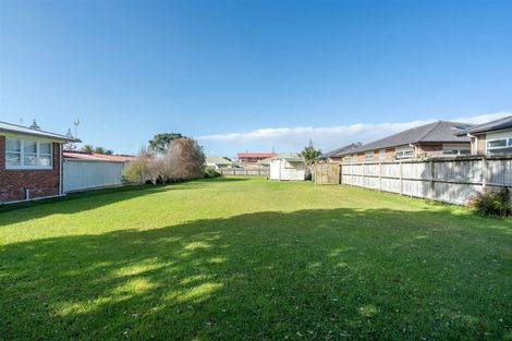 Photo of property in 8 Puriri Avenue, Orewa, 0931