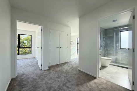 Photo of property in 33a Garadice Road, Rothesay Bay, Auckland, 0630