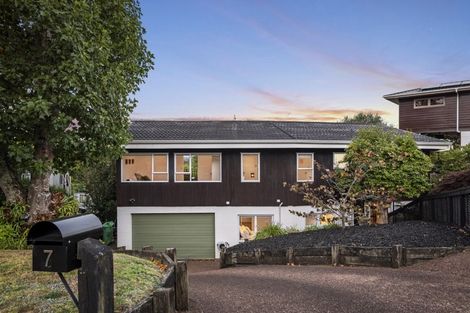Photo of property in 7 Hume Drive, Hillcrest, Auckland, 0627