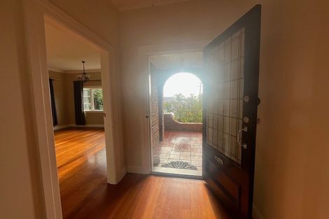 Photo of property in 7 Otahuri Crescent, Greenlane, Auckland, 1051