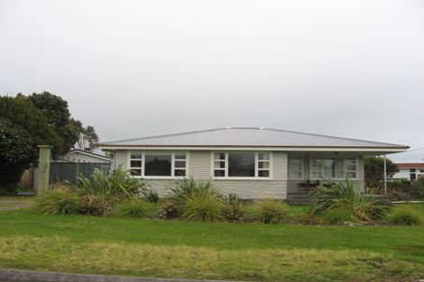 Photo of property in 44 Mcfarlane Street, Oakura, 4314