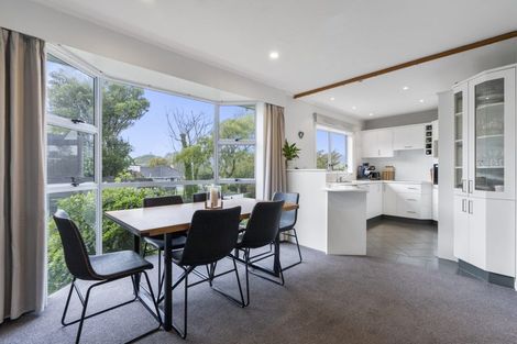 Photo of property in 10 Whitby Place, Westown, New Plymouth, 4310