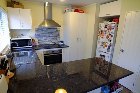 Photo of property in 68 Reynella Drive, Massey, Auckland, 0614