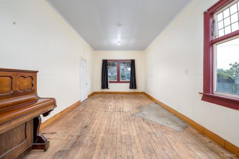 Photo of property in 7 Holmes Street, Waimate, 7924