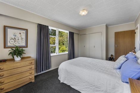 Photo of property in 18a Hawthorn Crescent, Stokes Valley, Lower Hutt, 5019
