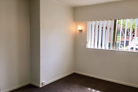 Photo of property in 21b Sunnypark Avenue, Rosehill, Papakura, 2113