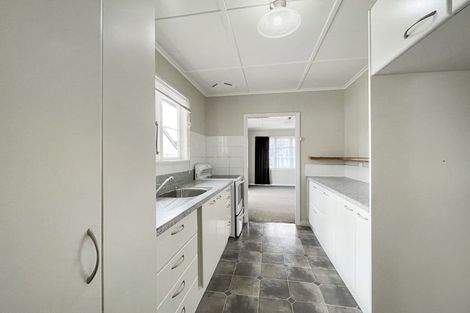 Photo of property in 17 Rewa Street, Takaro, Palmerston North, 4412