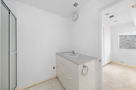 Photo of property in 9 Paritai Drive, Orakei, Auckland, 1071