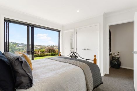 Photo of property in 69 Maka Terrace, Orewa, 0931