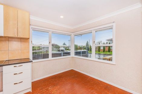 Photo of property in 8 Kiernan Place, Kelston, Auckland, 0602