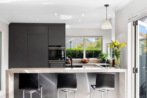 Photo of property in 30 Iona Road, Havelock North, 4130