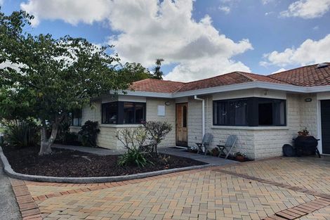 Photo of property in 15 Woburn Place, Takaro, Palmerston North, 4412