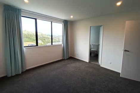 Photo of property in 32 Holystone Road, Whitby, Porirua, 5024