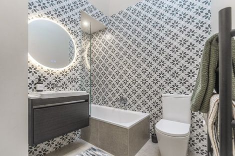 Photo of property in 12 Midway Avenue, Castor Bay, Auckland, 0620