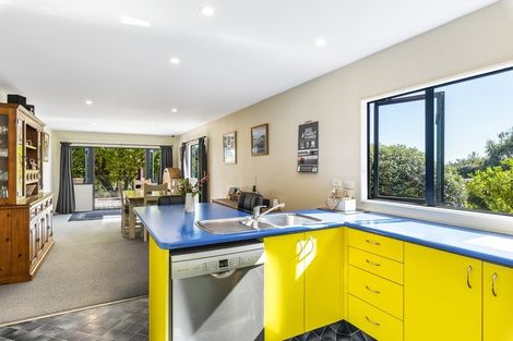 Photo of property in 46 Huia Street, Waikanae, 5036