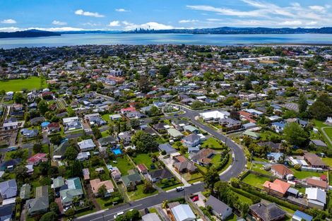 Photo of property in 18 Ward Crescent, Te Atatu Peninsula, Auckland, 0610