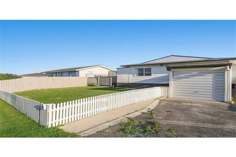 Photo of property in 1/15 Moncrieff Avenue, Clendon Park, Auckland, 2103
