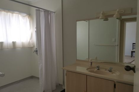 Photo of property in 2/16 Waimai Avenue, Weymouth, Auckland, 2103